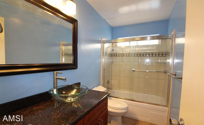 Foto del edificio - 3 br, 2 bath House - 500 Vernon Street