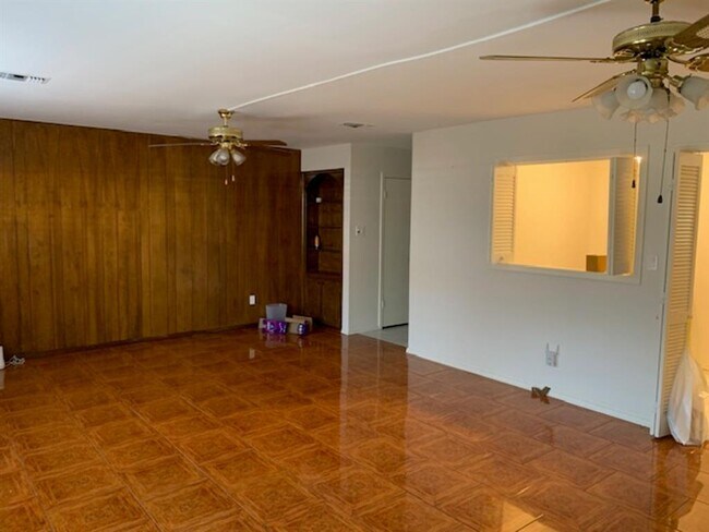 Foto del edificio - 14460 Misty Meadow Ln