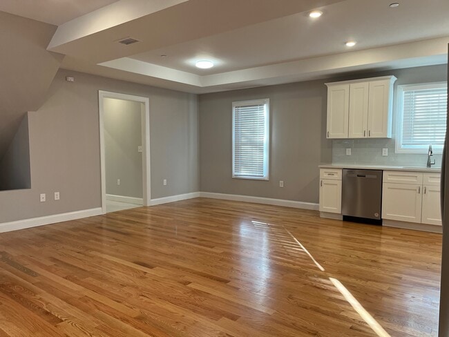 Building Photo - 12 Lafayette St