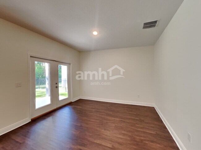 Building Photo - 27490 St Andrews Avenue