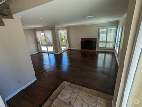 Building Photo - 327 Sprucewood Ave