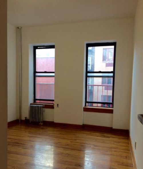 Building Photo - 637 E 11th St