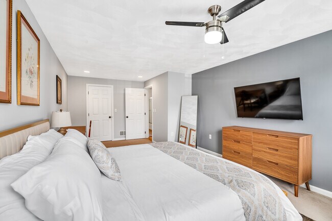 Foto del edificio - 74 Juniper Ln