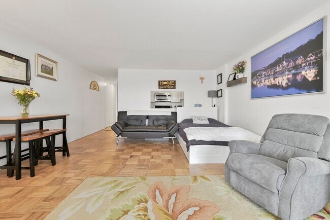 Foto del edificio - 6 Whittier Pl