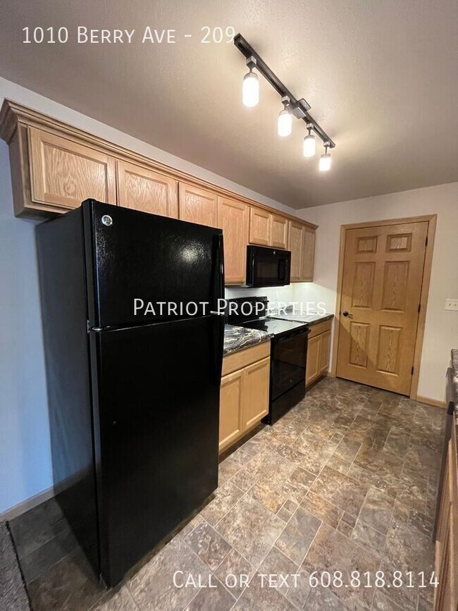 Foto del edificio - 1010 Berry Ave