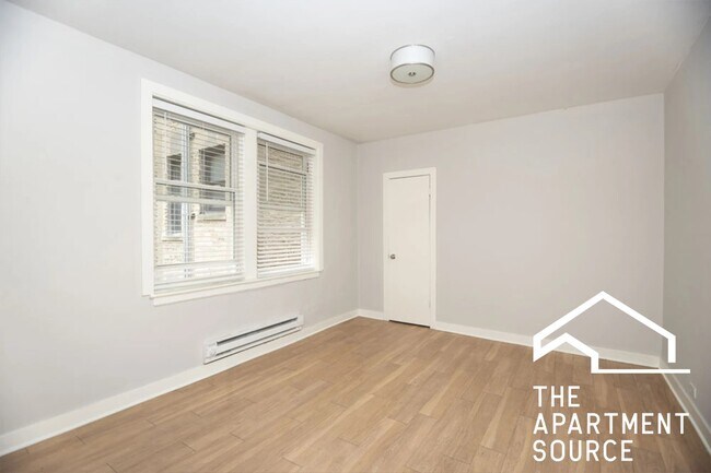 Building Photo - 511 W Belmont Ave