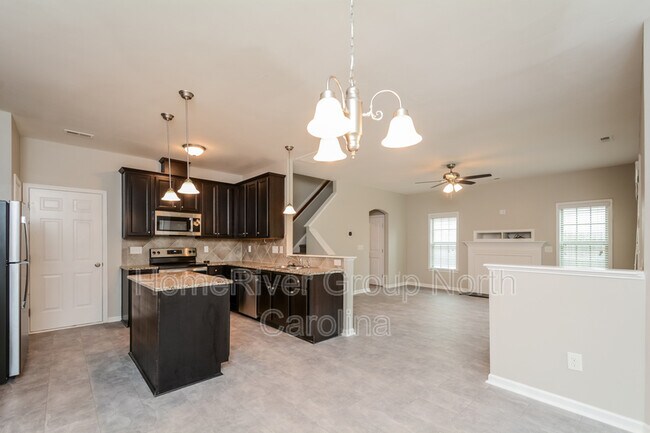 Building Photo - 155 Taplow Trail