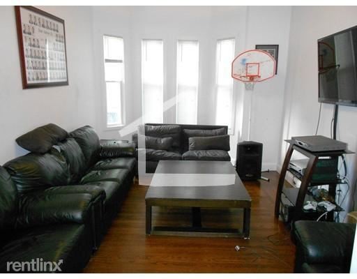 Foto del edificio - 4 br, 2 bath  - 42 Ashford