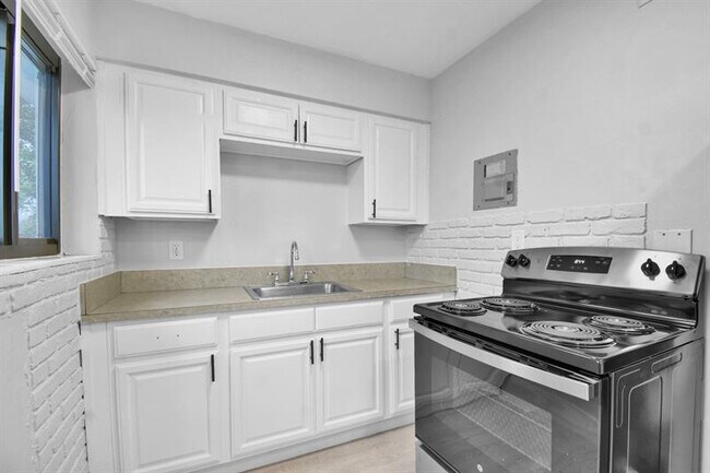 Foto del edificio - 6101 NW 9th Ct