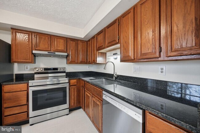 Foto del edificio - 5831 Rock Forest Ct