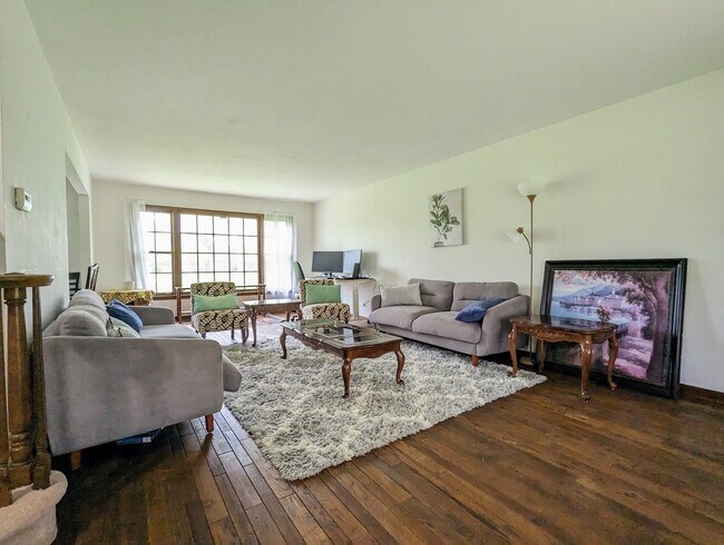 Foto del edificio - 2527 Checker Rd
