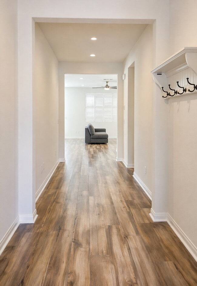 Building Photo - 8167 Elissa Dr