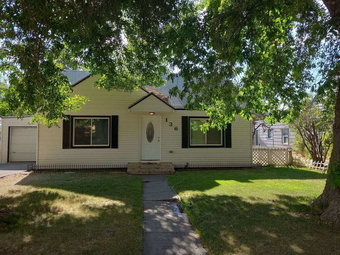 Foto principal - Ephrata House with Garage & Fenced Yard