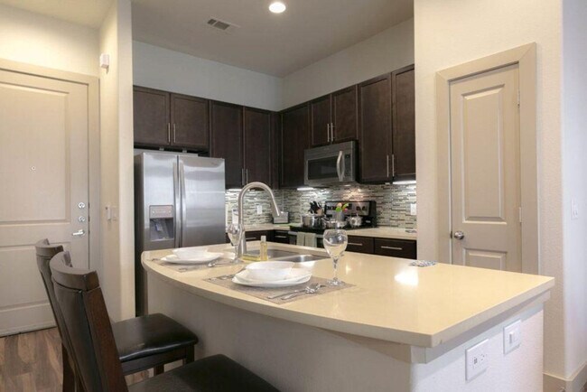 Foto del edificio - 770 N Eldridge Pkwy