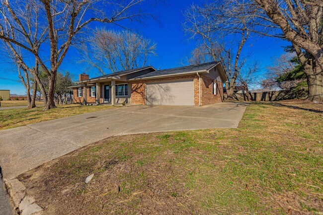 Foto del edificio - 441 Lawrence Dr