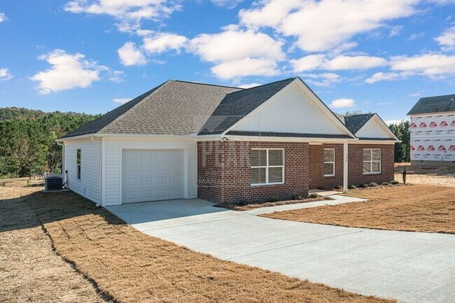 Foto del edificio - $1650! Beautiful 3Bed 2Bath in newly built Woodland Circle! Tour today
