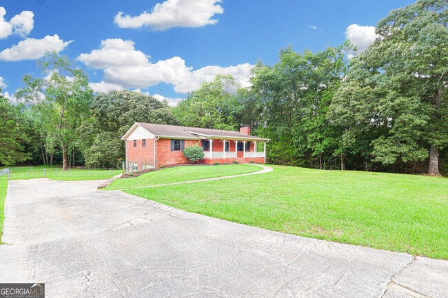 Building Photo - 555 Janice Dr