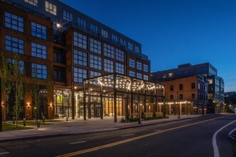 Building Photo - Sono Central