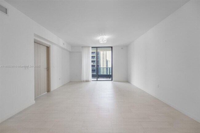 Building Photo - 1000 Brickell Plaza
