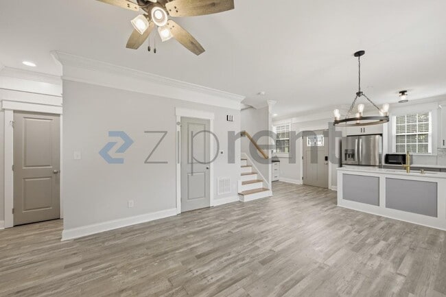 Foto del edificio - 413A Cecil St