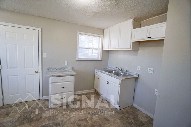 Foto del edificio - 581 Seminole Cir