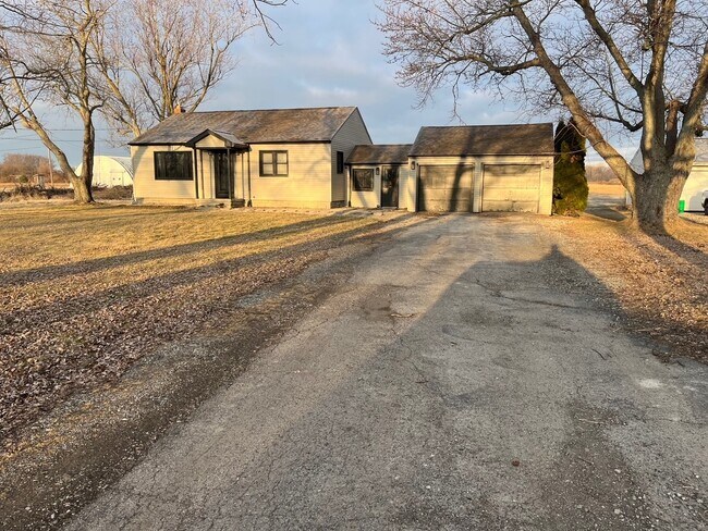 Building Photo - 9055 S Telegraph Rd