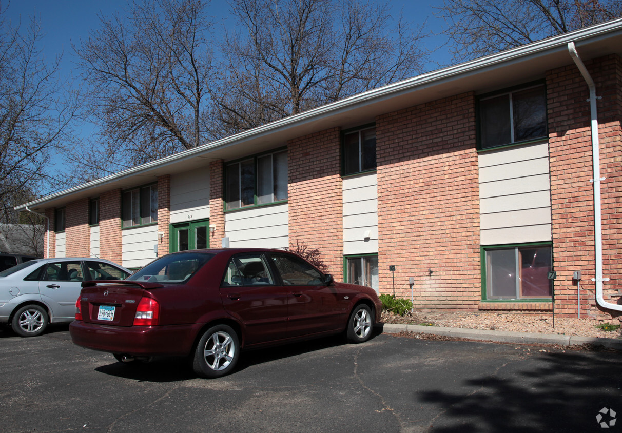 Building Photo - Twin Apartments