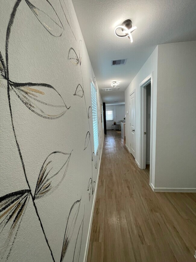 Building Photo - 21431 Carosella Dr