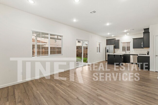 Building Photo - 5032 Cloud Burst Way-