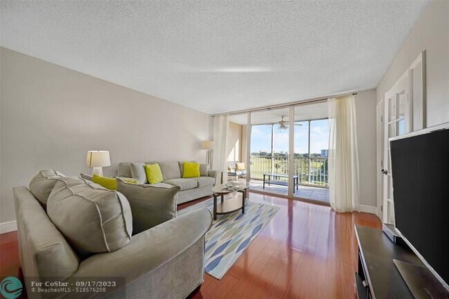 Foto del edificio - 2901 S Palm Aire Dr