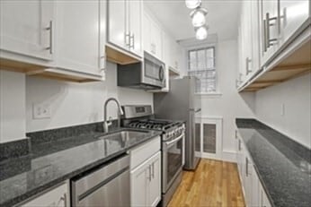 Building Photo - 255 Beacon St