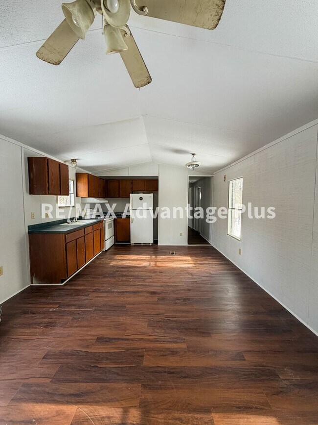 Building Photo - Updated 3-Bedroom Home in a Private Setting!