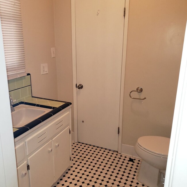 Building Photo - Desirable Single Story Riverside Plaza Hom...