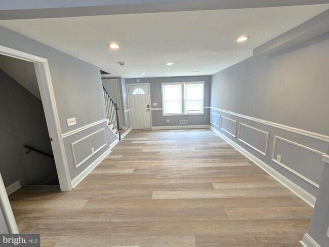 Foto del edificio - 3736 Elmley Ave