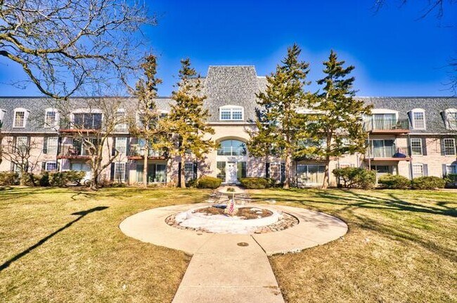 Building Photo - 5200 Carriageway Dr