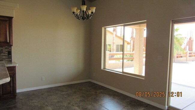 Foto del edificio - 3 bedroom 2 bathroom 2 car garage + 60FT R...