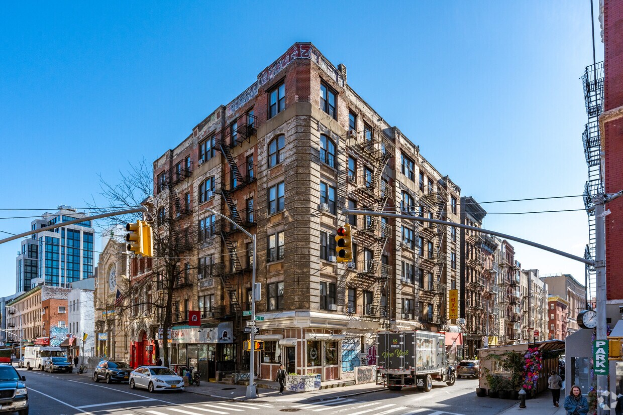 Primary Photo - 369 Broome St