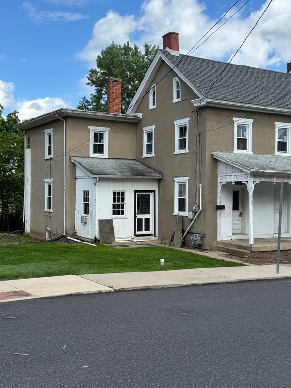 Building Photo - 711 Vine St