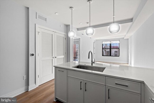 Foto del edificio - 811 N Columbus St