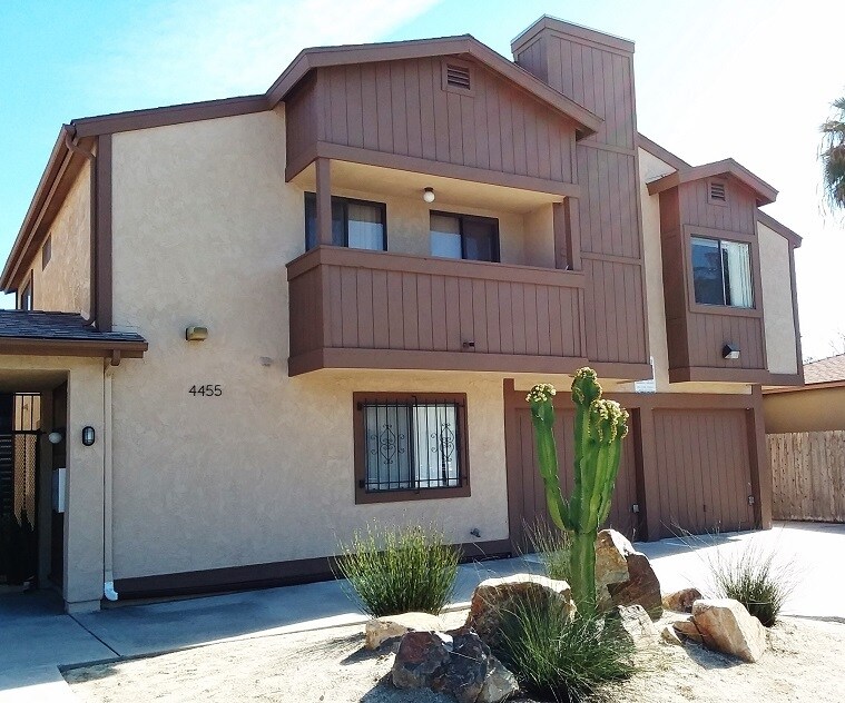 Foto principal - 4455-4465 Cherokee Ave