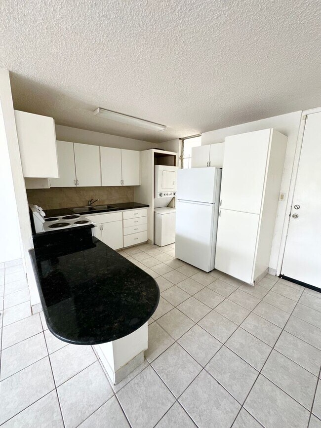 Foto del edificio - 2br 1bath 2pkg unit at Valleyview Melemanu!