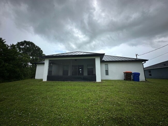 Foto del edificio - Modern 3-Bedroom Single-Family Home for Re...