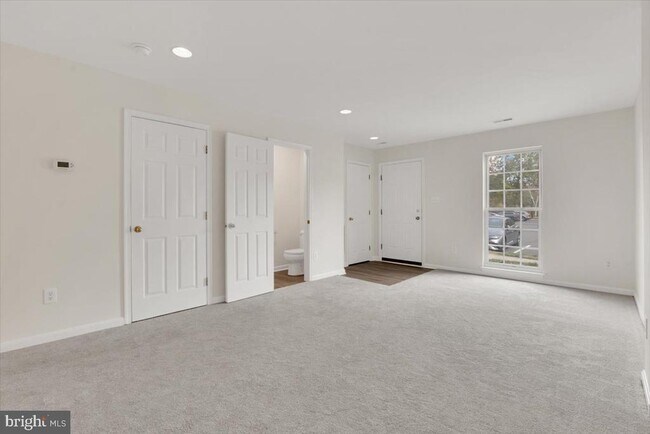 Foto del edificio - 43539 Kiplington Square