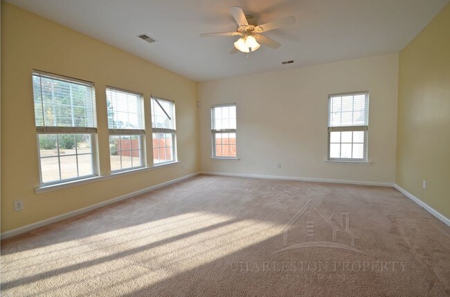 Foto del edificio - 491 Dolphin Drive- Summerville