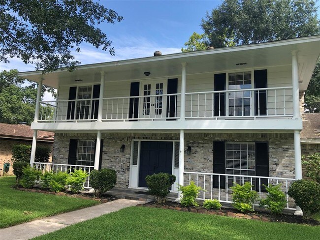 Foto del edificio - 347 Forest Lake Dr