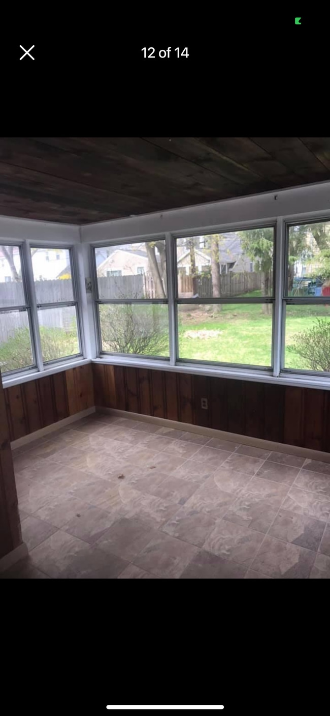 Building Photo - 255 Rhinecliff Dr