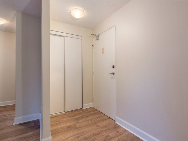 Photo du bâtiment - 11th Avenue Apartments