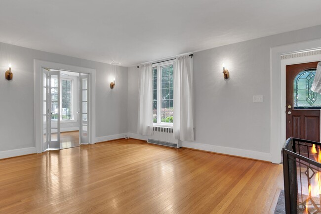 Building Photo - 54 Pomander Walk