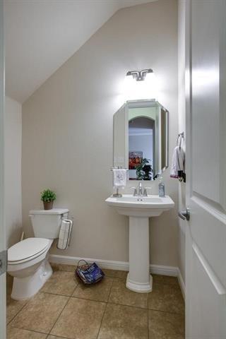 Foto del edificio - 8632 Knox St