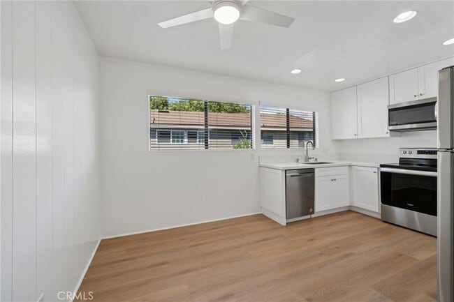 Photo - 82 Streamwood Apartment